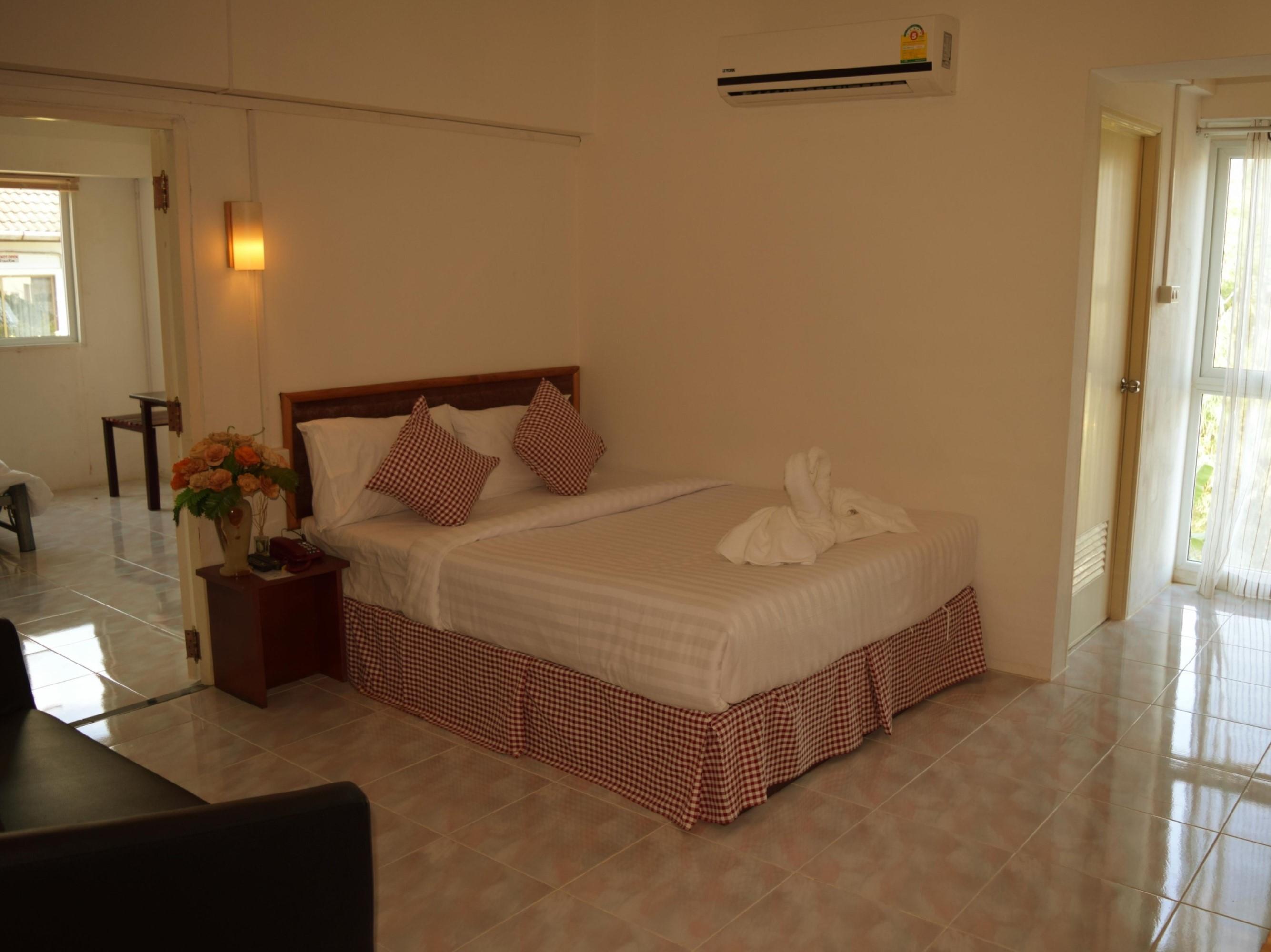 Hotel De Ratt Phuket Екстериор снимка