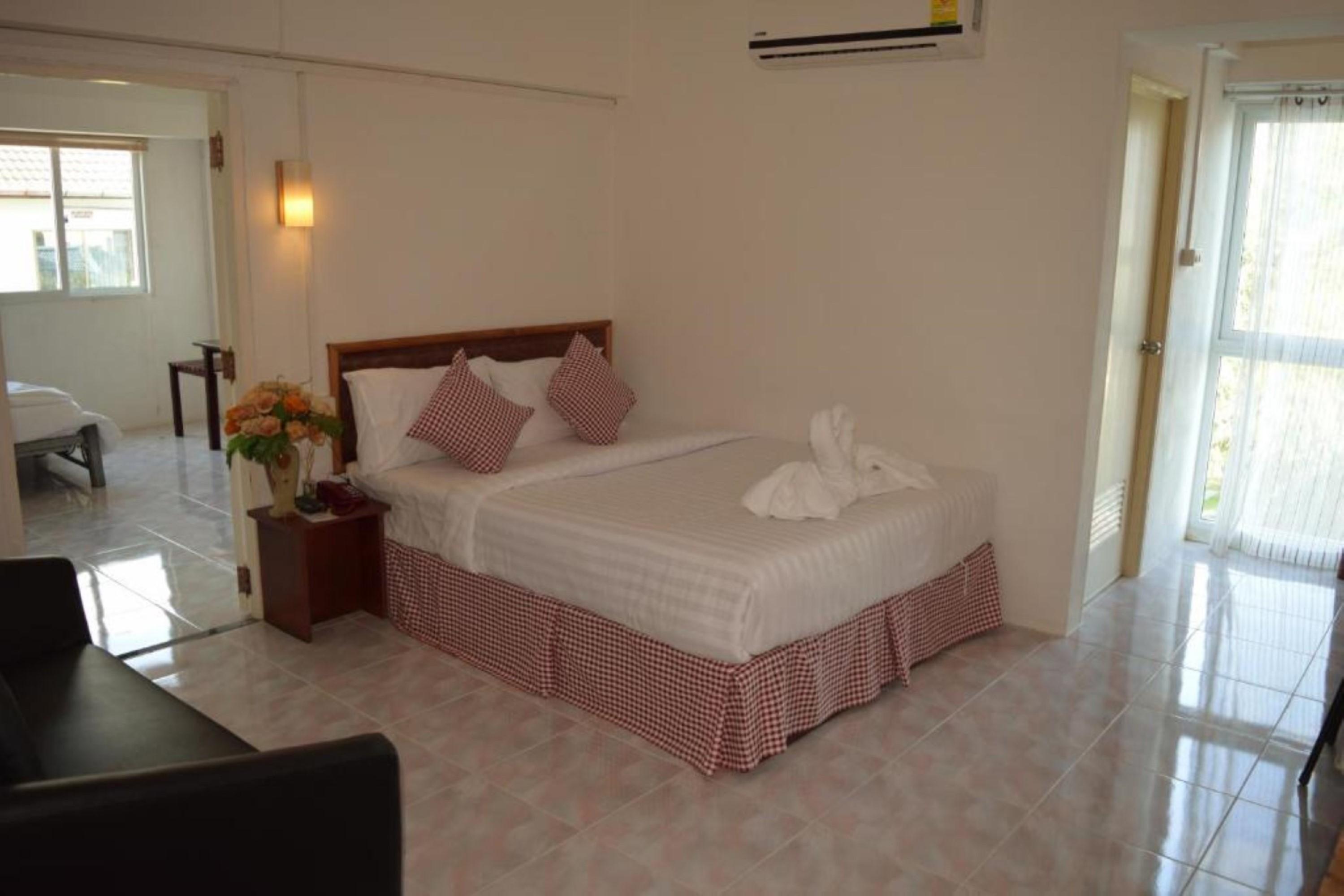 Hotel De Ratt Phuket Екстериор снимка