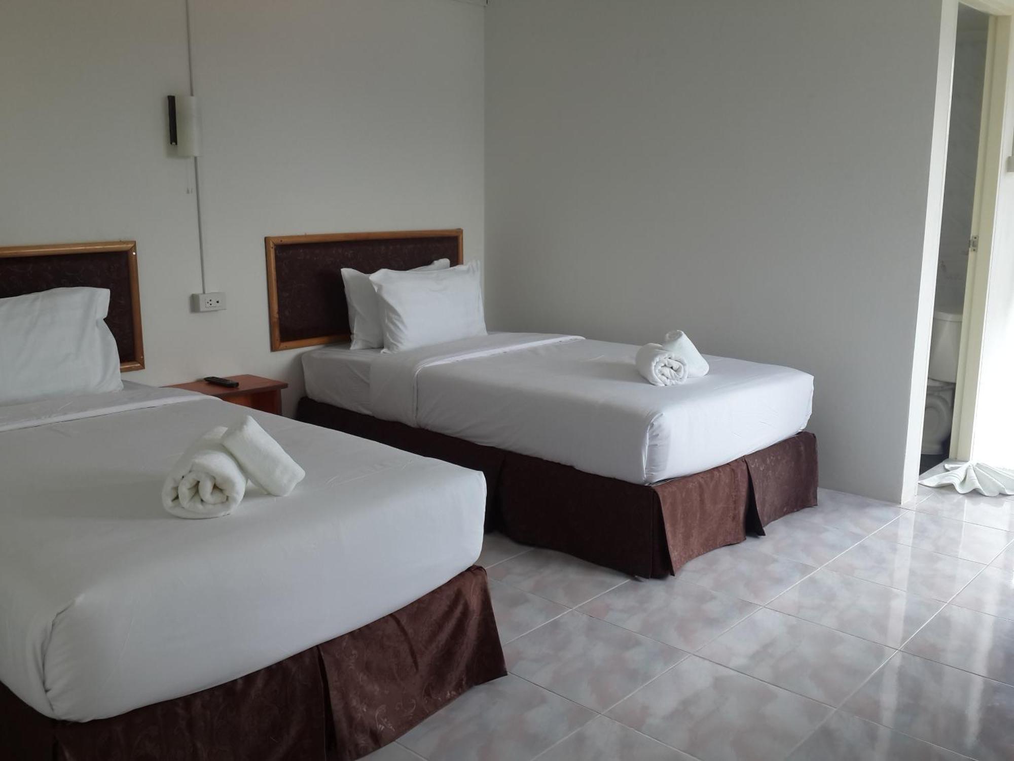 Hotel De Ratt Phuket Стая снимка