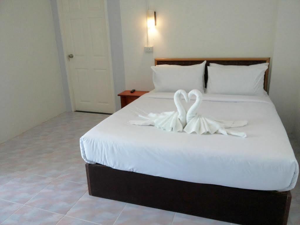 Hotel De Ratt Phuket Екстериор снимка