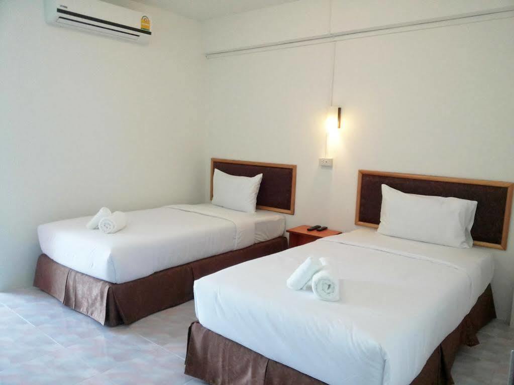 Hotel De Ratt Phuket Екстериор снимка