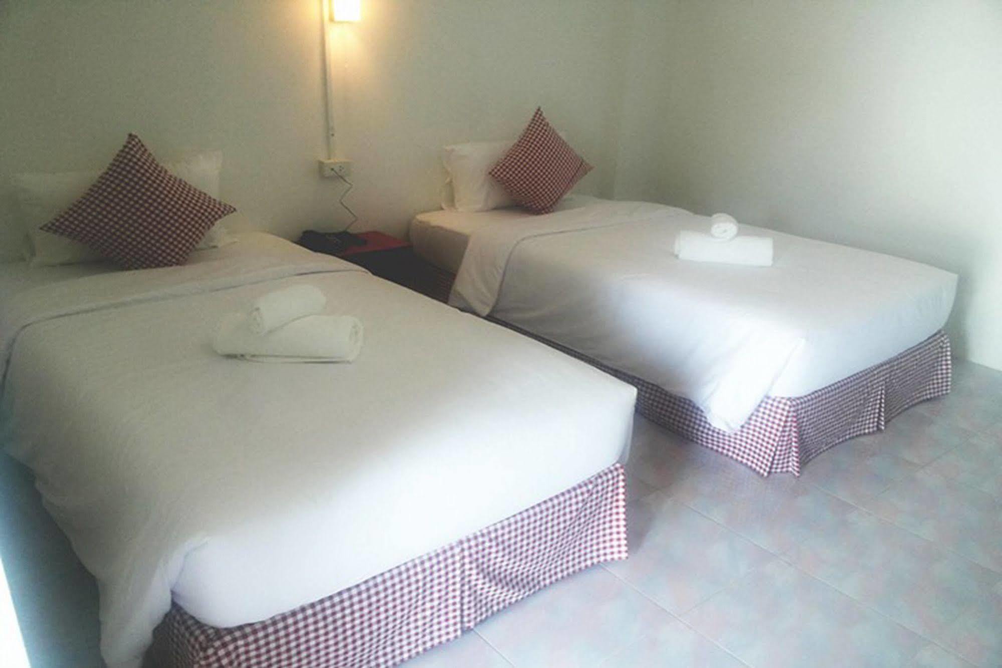 Hotel De Ratt Phuket Екстериор снимка
