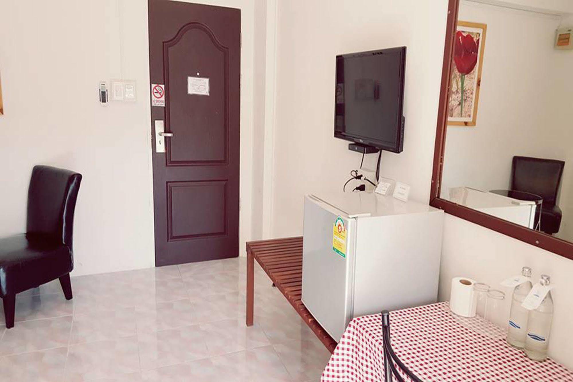 Hotel De Ratt Phuket Екстериор снимка
