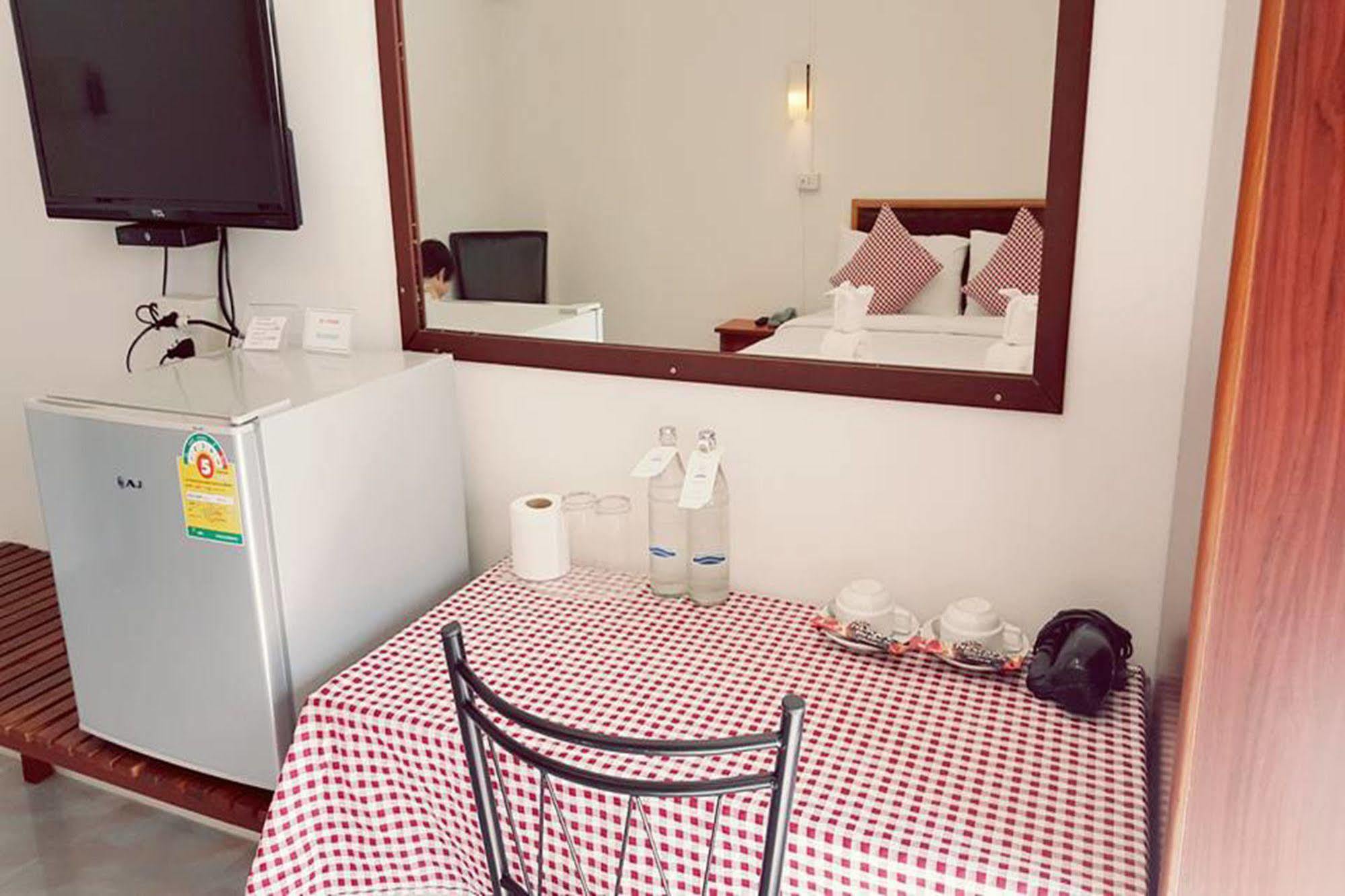 Hotel De Ratt Phuket Екстериор снимка
