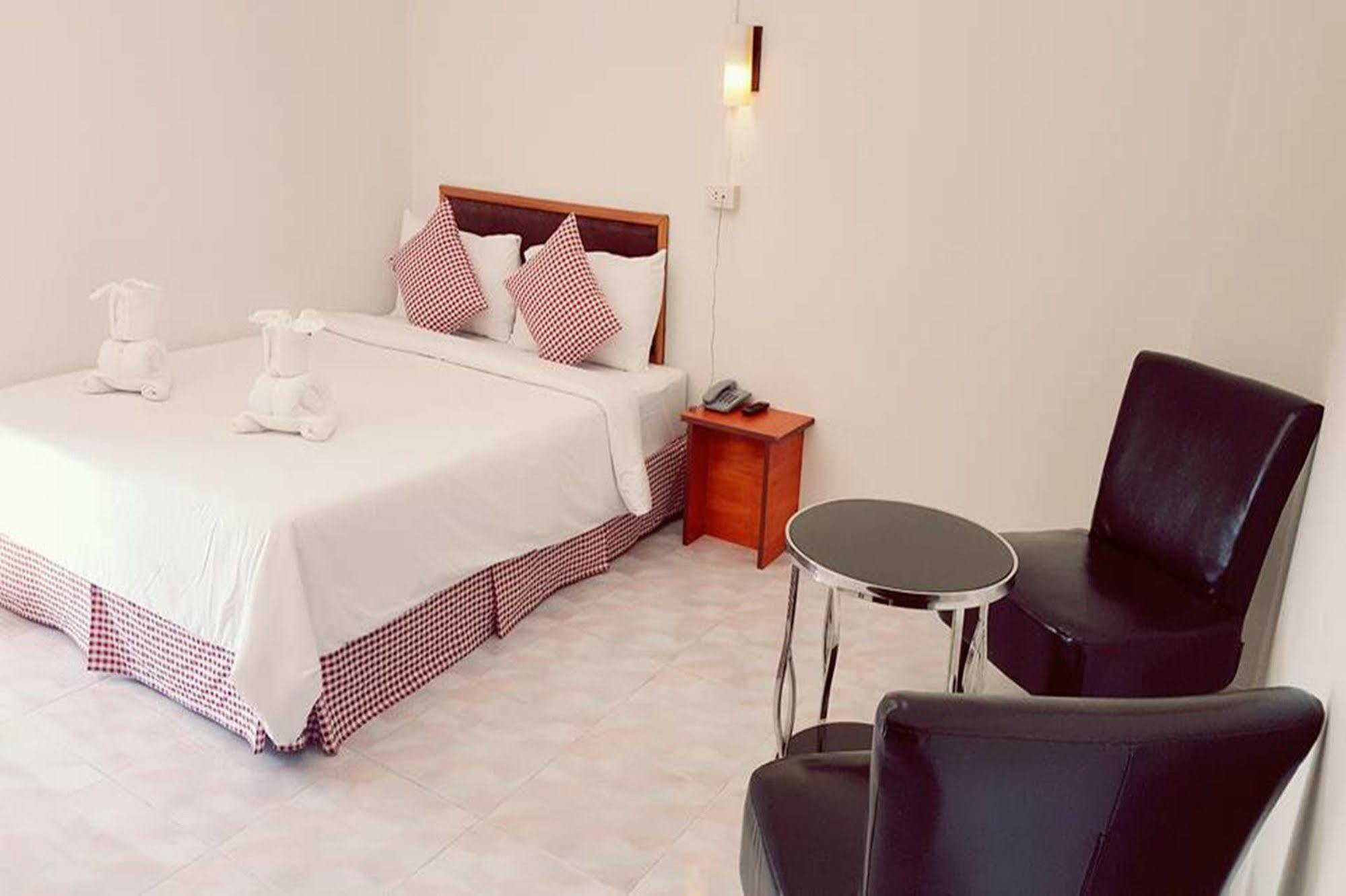 Hotel De Ratt Phuket Екстериор снимка