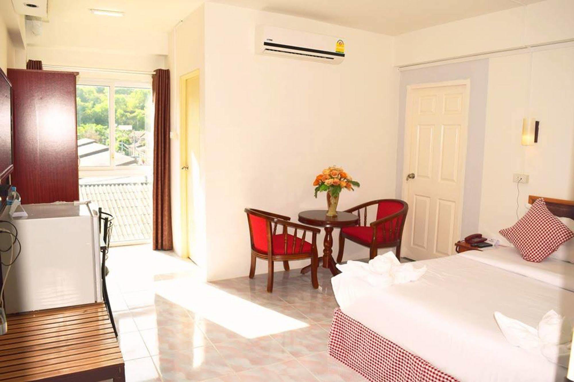 Hotel De Ratt Phuket Екстериор снимка